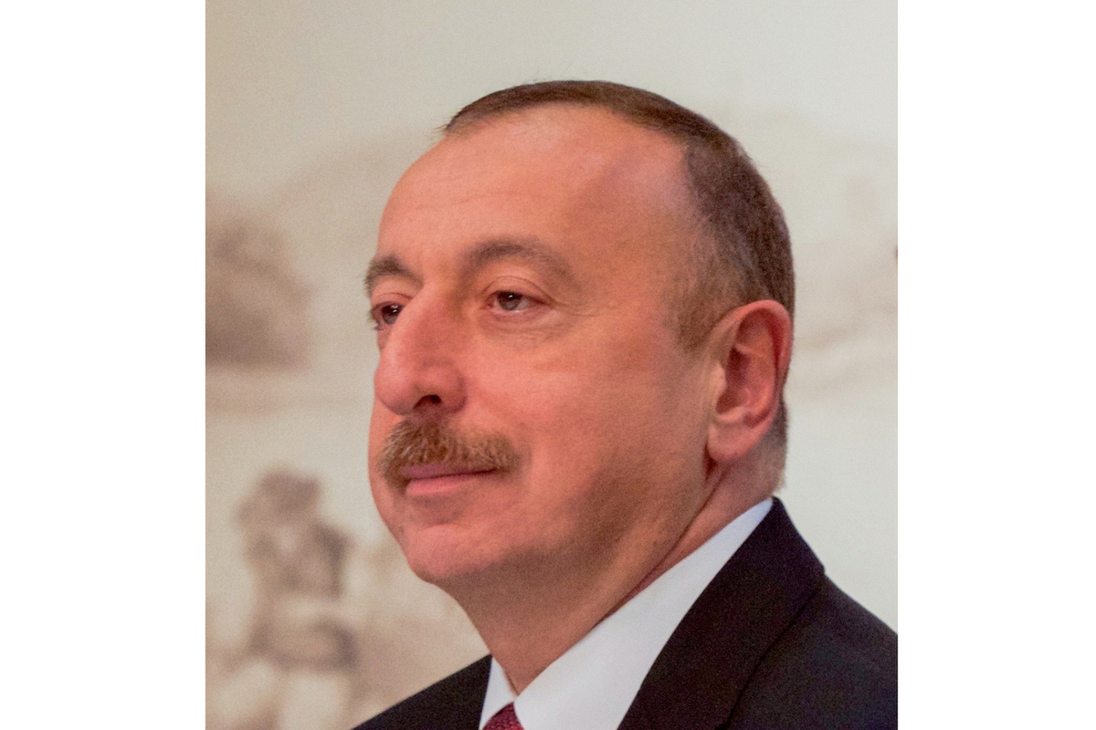 Президент Азербайджана помиловал блогера Лапшина, пытавшегося совершить самоубийство