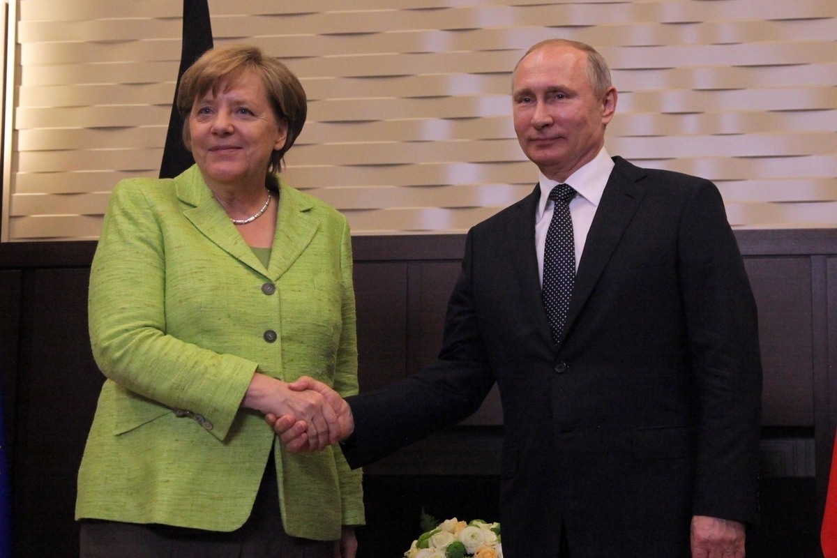 Меркель уговорила Путина расширить размещение миротворцев ООН в Донбассе